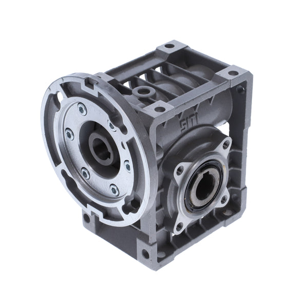 Motoreductor sinfín corona italiano con lubricación vitalicia por aceite sintético (0 mantenimiento). Potencia hasta 20HP, relaciones 5:1 a 100:1. Tecnología italiana de precisión